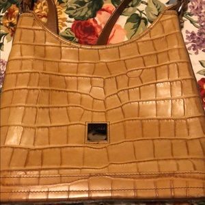 Beautiful Dooney & Bourke shoulder bag